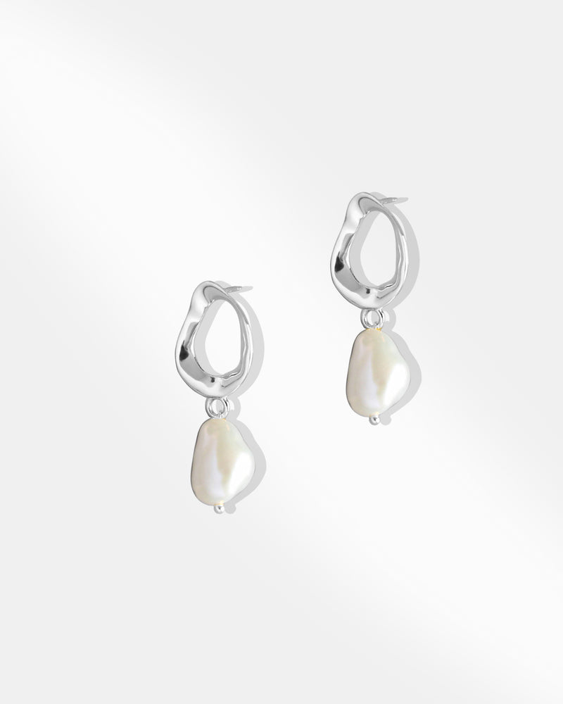 Silver Plated Pearl Earring
